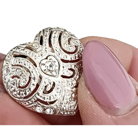 Vintage Carolee Earrings 1" Heart Simulated Diamonds Clip On Silver Filigree EUC - Picture 6 of 15